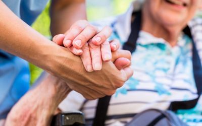 Les avantatges de l’atenció a domicili per a persones grans i dependents amb Les Abelles Cooperativa